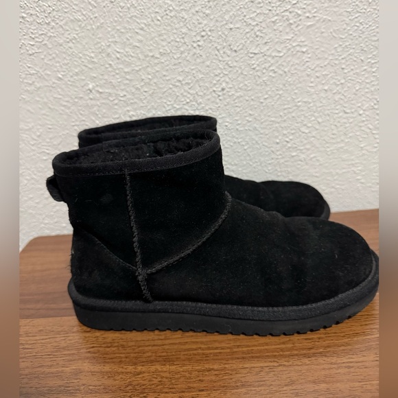 Koolaburra Shoes - Koolaburra by Ugg Black Suede Short Winter Boots